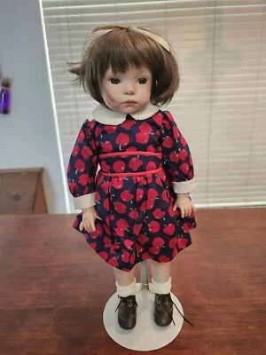 Muñeca 18” Diana Effner “Jenny” 1992 Expresión Morena Chica Porceliana Alegría Foto 1 de 4