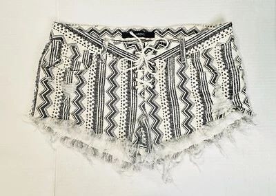 Pantalones Cortos Billabong Lite Corazón Denim Geométrico Tribal Encaje Frontal Corbata Corte Talla 27 Foto 1 de 4