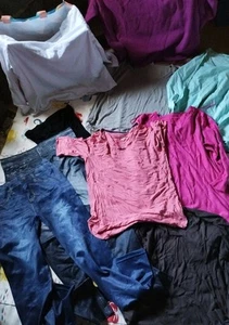 Damen Kleiderpaket Größe L und 40/42 - Bild 1 von 6