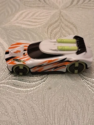 Vehículo eléctrico cargador de velocidad Hotwheels Enightshifter 2016 raro.  Foto 1 de 4