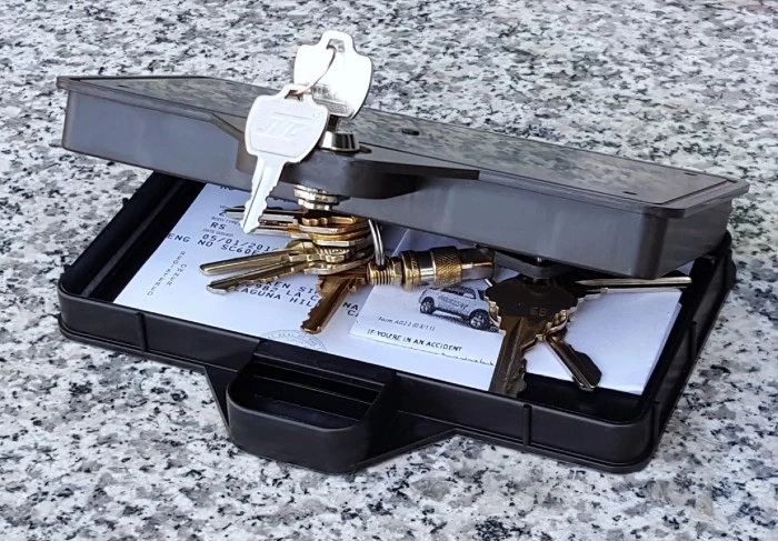 Honda Rebel 300 500 CBR600 Kawasaki Ninja ZX6R Suzuki GSXR600 Yamaha R6 R1 TRUNK - Image 1 of 3