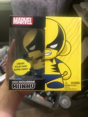 FIGURA DE SUPERHÉROE KIDROBOT MUNNYWORLD MARVEL MINI MUNNY WOLVERINE X-MEN SELLADA Foto 1 de 4