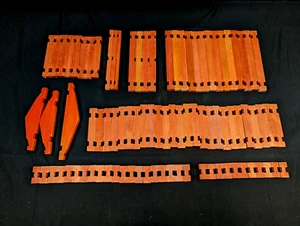 Lincoln Logs (lot of 89) Red Wood Flat Square Logs - Picture 1 of 7