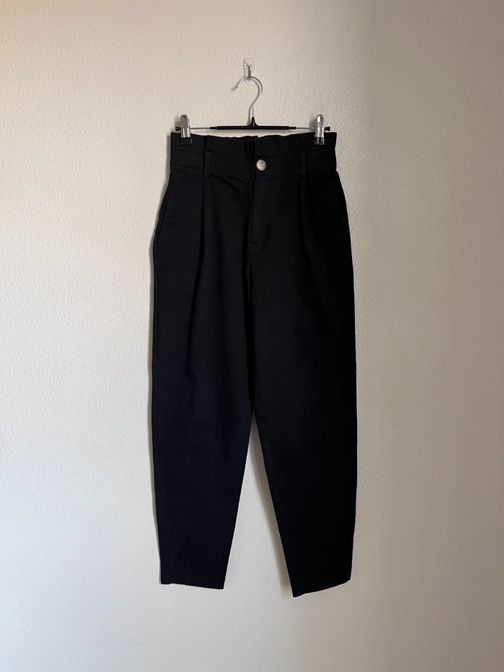 Pantalón Zara Plisado Bolsa de Papel en Negro Talla XS Foto 1 de 4