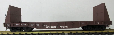 Aristocraft 46403 Northern Pacific Bulkhead 40' Flatcar w/ KD Couplers - Image 1 of 4