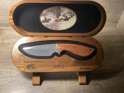 Cuchillo de hoja fija Browning modelo 538 RMEF 2007 edición banquete #107/530 Foto 1 de 4