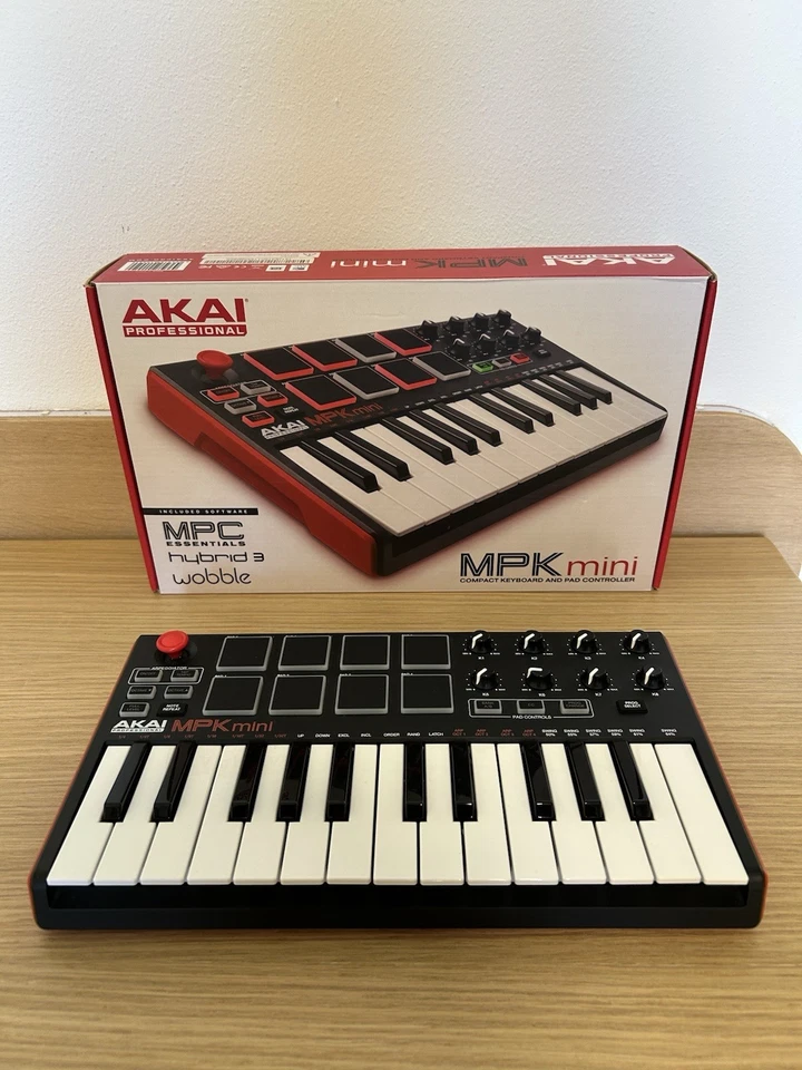AKAI Professional MPK Mini MK3 - Tastiera MIDI Controller USB a 25 Note - Immagine 1 di 4