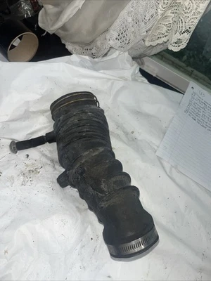 Eagle Talon 1990-1993 tubo de admisión de aire pieza de goma U3 Foto 1 de 4