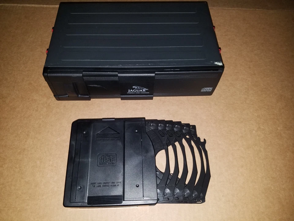 1997-2006 JAGUAR XJR XJ8 XK8 XKR VANDEN PLAS X100 6 DISC CD CHANGER AUDIO PLAYER - Image 1 of 4