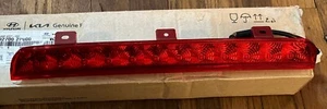 Tercera luz de freno de montaje alto OEM 92700 2P000 para KIA Sorento 2011-2015 - Imagen 1 de 15