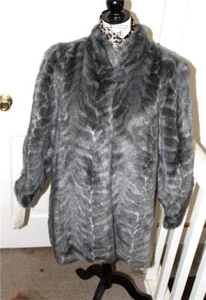 SHOWY VINTAGE HILLMOOR GRAY CHEVRON FAUX FUR SWING COAT - WOMAN'S - 16 - BNWT - Picture 1 of 10