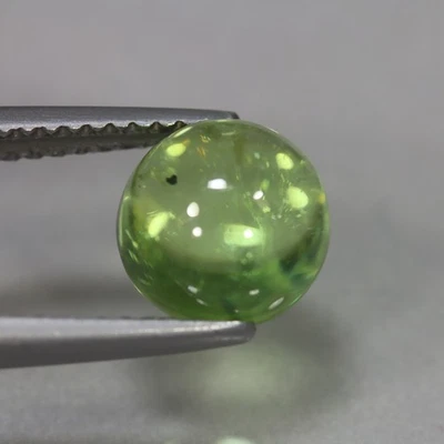 2.76 Cts_Loose Gemstone_100 % Natural Unheated Green Peridot Cabochon_Pakistan - Image 1 of 3
