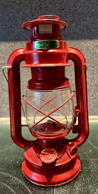 Moon Light Petroleumlampe Sturmlaterne ROT Vintage China guang zhou - Bild 1 von 4