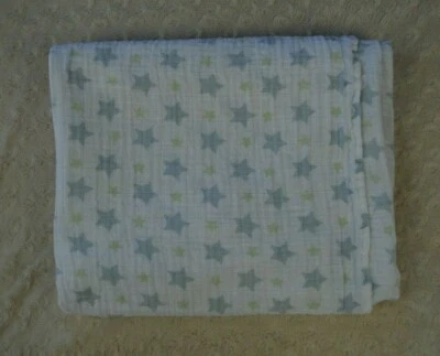 Manta de bebé con estampado de estrellas Aden + Anais muselina blanca azul verde algodón Foto 1 de 4