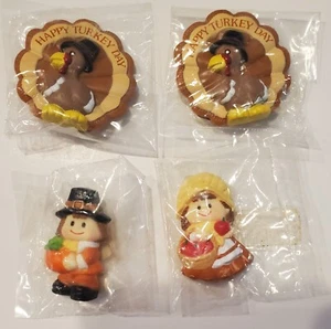 Thanksgiving Brooch Russ Berrie Set Of 4 Pins Pilgrims Happy Turkey Day NOS - Picture 1 of 10