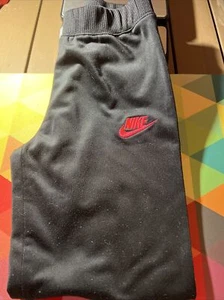 Nike childrens jogging pants(L)and Kids Sports Bra(M) - Picture 1 of 7