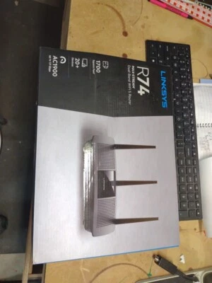 Linksys EA7200 Max-Stream Dual-Band AC1750 Wi-Fi 5 Router - Image 1 of 4