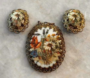 Vtg West German Sugar Glass Pendant & Clip On Earrings - FLORAL BEAUTY! - Picture 1 of 10