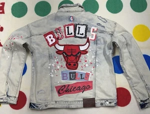 FISLL Premium Chicago Bulls Patch Acid Wash Distressed Denim Jeansjacke XL - Bild 1 von 18