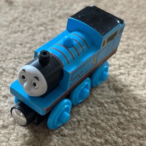 Motor tanque ferrocarril madera Thomas & Friends Y4083 - Imagen 1 de 8