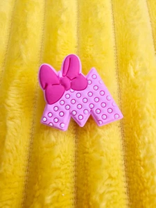 Minnie Mouse letter M shoe croc charm- - Picture 1 of 1