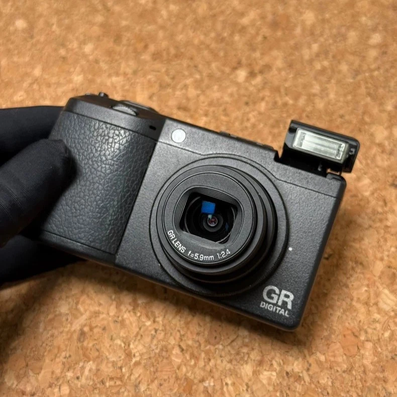 RICOH GR DIGITAL 10.1MP Digital Camera 4x Optical Zoom - 100% Working - Image 1 of 4