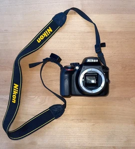 Nikon D3300 Spiegelreflexkamera + 18–55mm VR II Objektiv - Bild 1 von 4