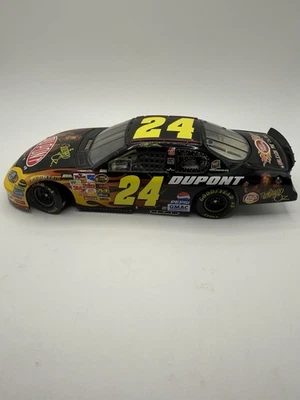2004 Jeff Gordon #24 DuPont Wizard Of Oz 1/24 No Box With Display Case - Image 1 of 4