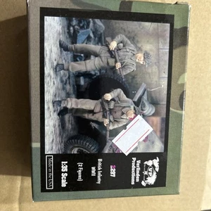 Verlinden 1/35 British Infantry Advancing w/Rifles in Hand WWII (2 Figures) 2297 - Picture 1 of 1