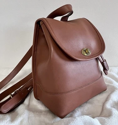 Mochila Bolso de Hombro Coach 9960 Británico Cuero Tostado Turnlock Cordón EE. UU. Foto 1 de 4
