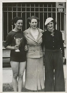 Les 3 Sports Féminins 1935 - Mlle Petit et Jobert - Picture 1 of 1