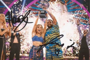 TV/DANCING: HAMZA YASSIN & JOWITA PRZYSTAL SIGNED 6x4 TROPHY PHOTO+COA **PROOF** - Picture 1 of 3