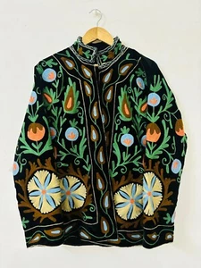 Abrigo corto de terciopelo Suzani / Chaqueta hecha a mano / Ropa de mujer / Mamá Special Love - Imagen 1 de 5