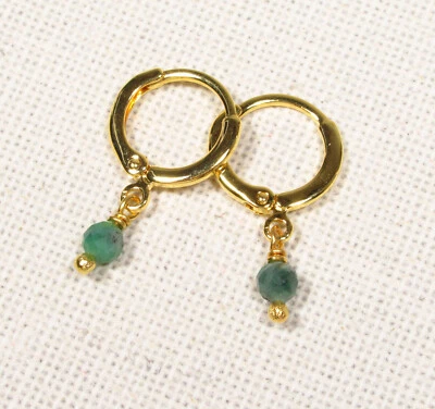 Geburtsstein Ohrringe Mai Smaragd kleine vergoldete Creolen handmade (2256) - Bild 1 von 4