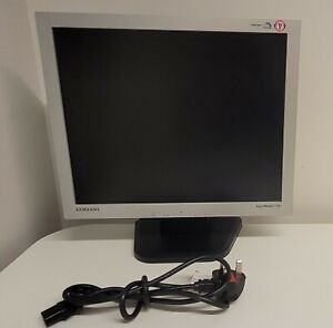 Samsung SyncMaster 710v 17” TFT LCD VGA Monitor  4:3 1280 x 1024 + Power Cable 
