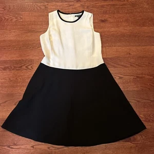 Lauren Ralph Lauren Women's Size 10P 10 Petite Fit Flare Black Cream Lined Dress - Picture 1 of 8