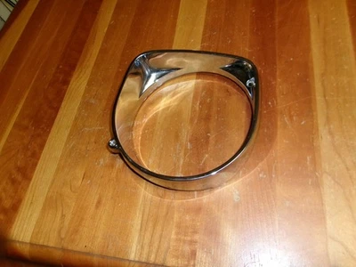 Buick Electra Lesabre 1966 diestro faro interior bisel anillo de ajuste 1374296 nuevo de stock Foto 1 de 2