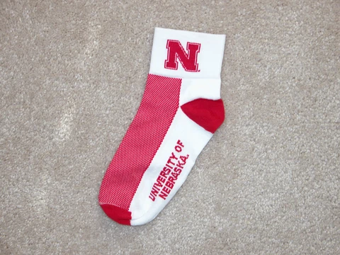 UNIVERSITY OF NEBRASKA Cornhuskers Running Fitness Cycling Socks BRAND NEW Cover