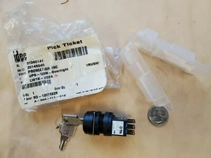 Interruptor selector con llave Idec LW1K-2C2A - Imagen 1 de 4
