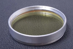 ✅ UNBRANDED GREEN/YELLOW-ISH 48MM FILTER LENS OR CAMERA SCREW IN 19-2 - Picture 1 of 2