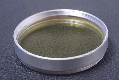✅ UNBRANDED GREEN/YELLOW-ISH 48MM FILTER LENS OR CAMERA SCREW IN 19-2 - Image 1 of 2