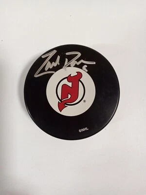 Holograma Puck Steiner firmado por Zach Parise New Jersey Devils - 1 # Foto 1 de 4