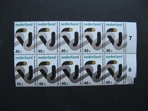 NETHERLANDS, 1973 blok of 10, MNH, continuing design chain, 1 stamp CTO - Picture 1 of 1