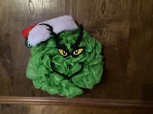 Christmas Grench Wreath - Picture 1 of 2
