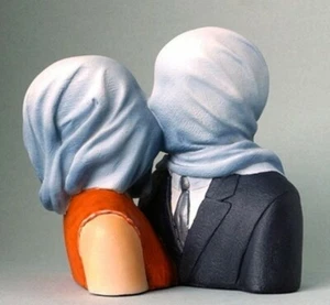 POCKET ART - MUSEUMS MINIATURSKULPTUR - DIE LIEBENDEN - NACH MAGRITTE - Bild 1 von 1