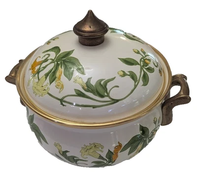 Asta German Trumpet Vine Enamel Cookware Lidded Pot Pan Brass Handles 7 inches - Image 1 of 4