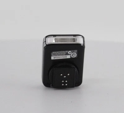 Samsung Flash for NX200 NX210 NX300 NX1000 Cameras - Black (ED-SEF8A/B) - Image 1 of 3