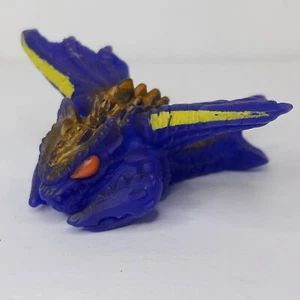 2000 Godzilla 1.5" Megaguirus Mini Figure Finger Puppet Gashapon Bandai - Picture 1 of 3