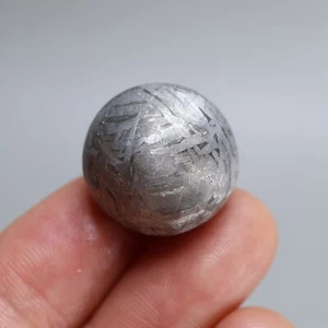 29g Iron meteorite sphere, Natural meteorite ball , Collectible Meteorite J764 - Picture 1 of 11