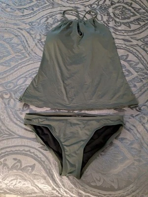 Maiô Carmen Marc Valvo 2 peças Tankini recorte halter tamanho médio verde escuro - Imagem 1 de 4